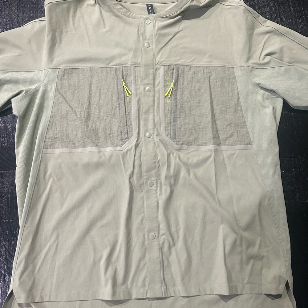 lululemon athletica men’s water repellent hiking shirt NWOT